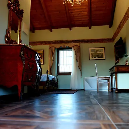 Bed & Breakfast Cascina Tavella - & Animals 4*
