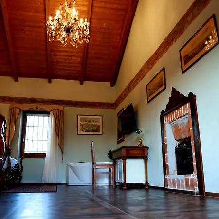 Bed & Breakfast Cascina Tavella - & Animals 4*