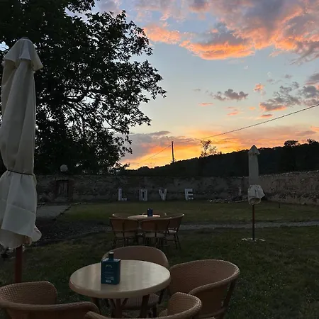Cascina Tavella - & Animals Bed & Breakfast